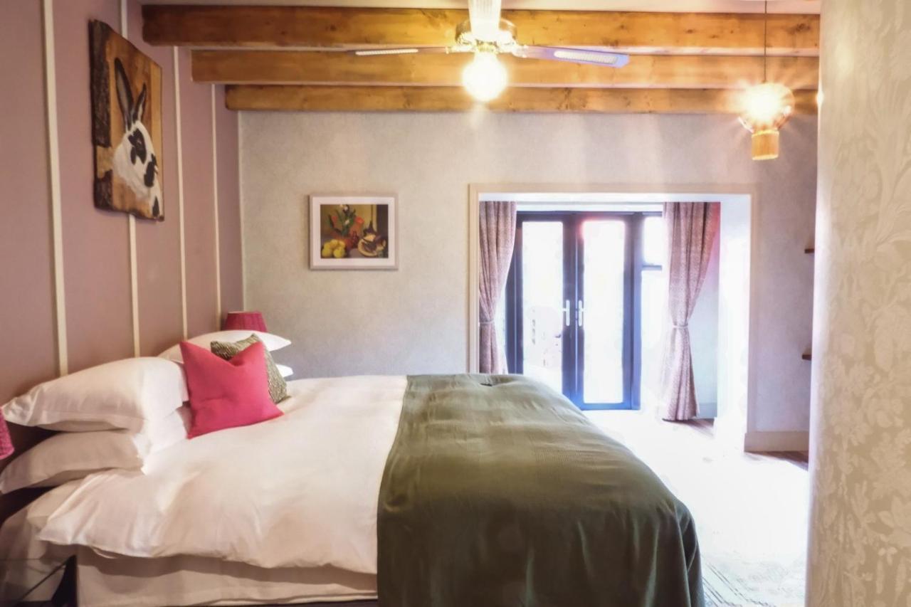 The Rabbit Hotel & Retreat Templepatrick Exterior foto
